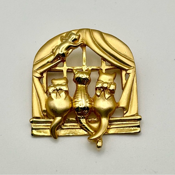 Gold Cats in a Window Brooch - Picture 1 of 6